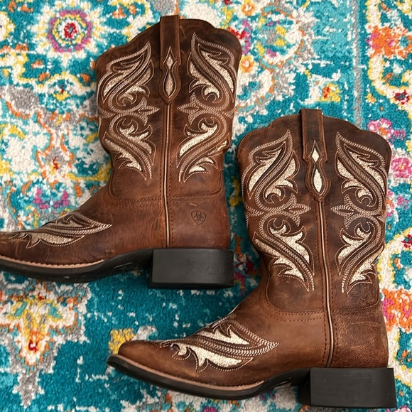 Ariat women’s cowboy boot size 9 - Picture 1 of 6